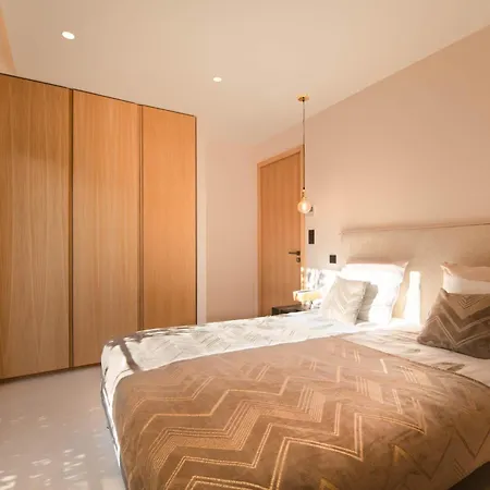 Ghislaine Villa Saint-Tropez